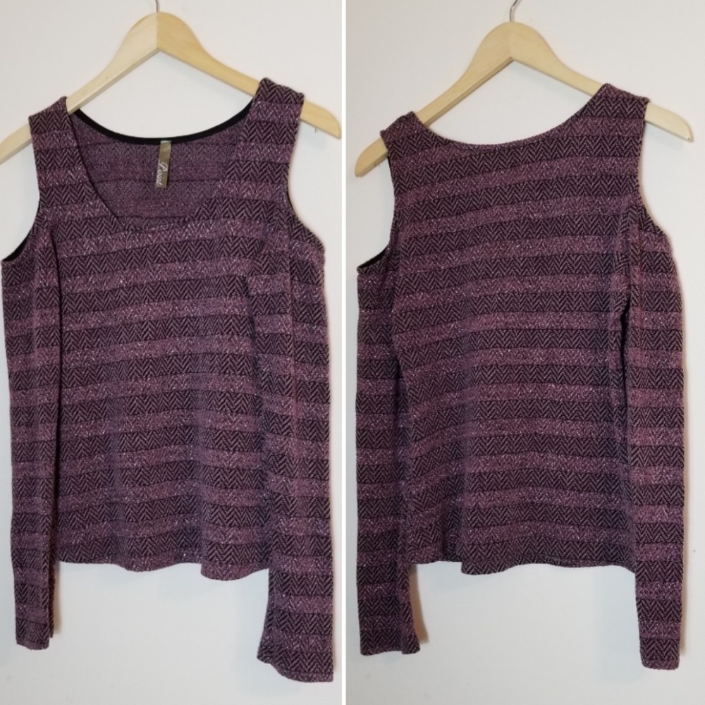 Point Cold Shoulder Long Sleeve Top - Picture 2 of 8